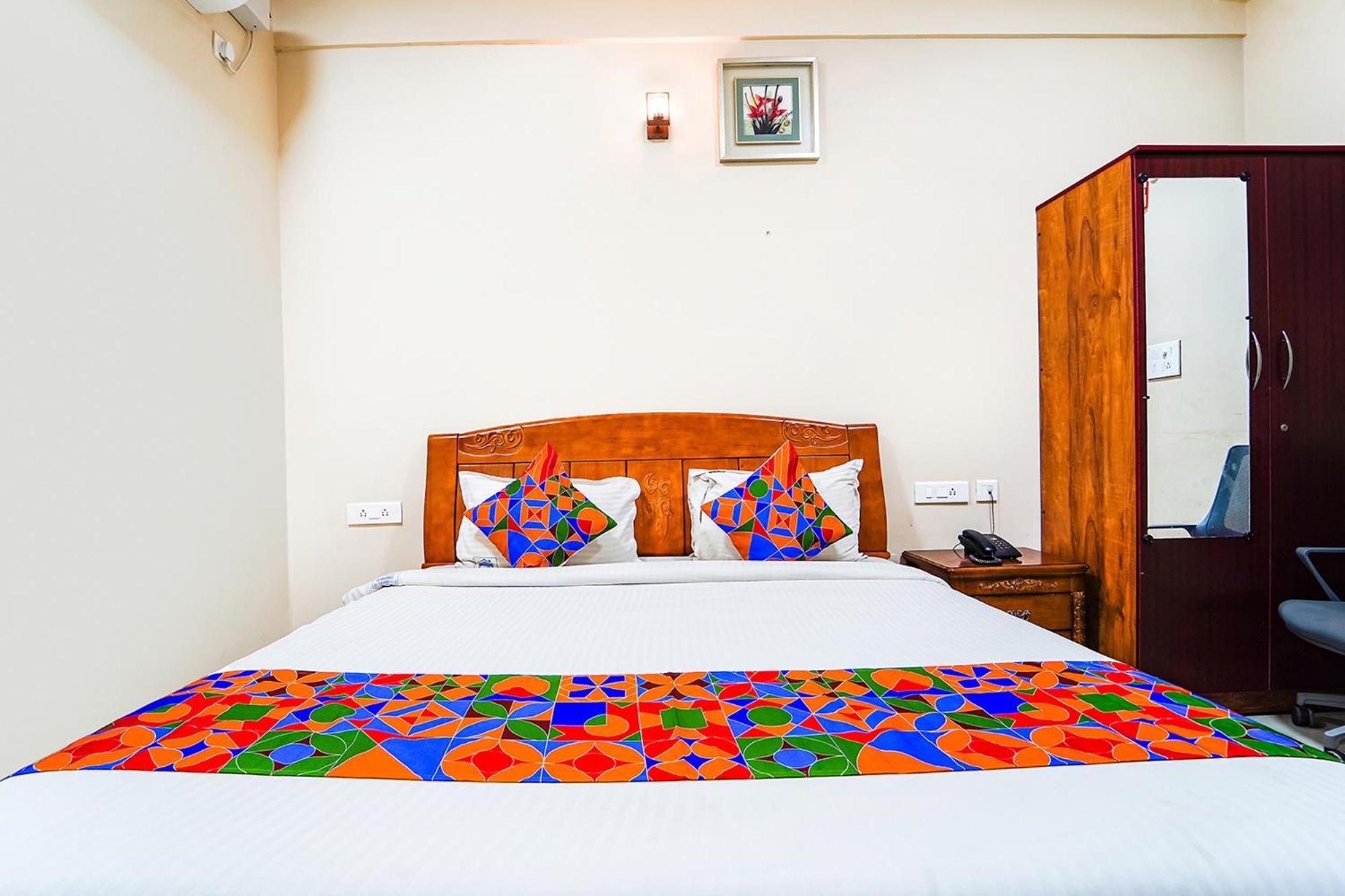 Fabexpress Uv Residency - 700M From Coimbatore International Airport Irugur Exterior foto