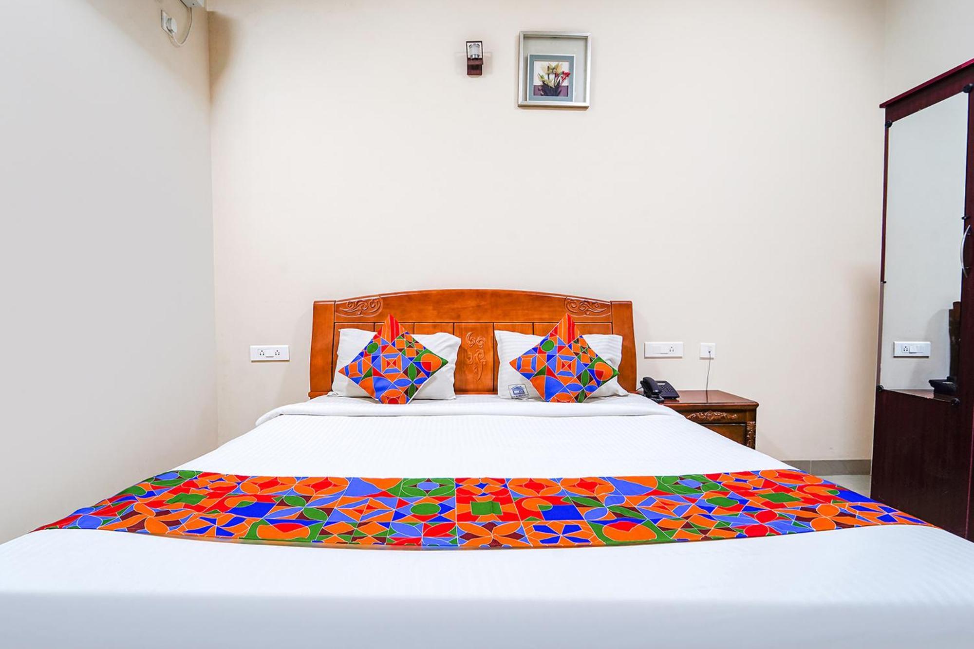 Fabexpress Uv Residency - 700M From Coimbatore International Airport Irugur Exterior foto