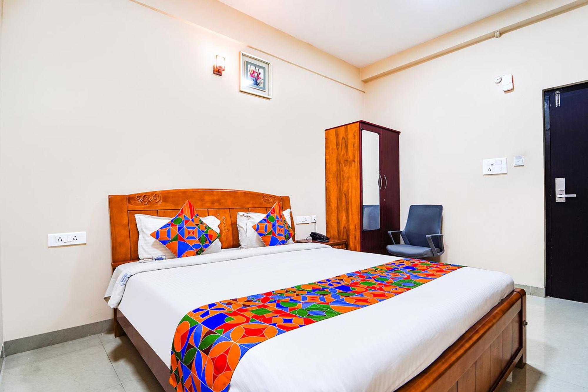 Fabexpress Uv Residency - 700M From Coimbatore International Airport Irugur Exterior foto