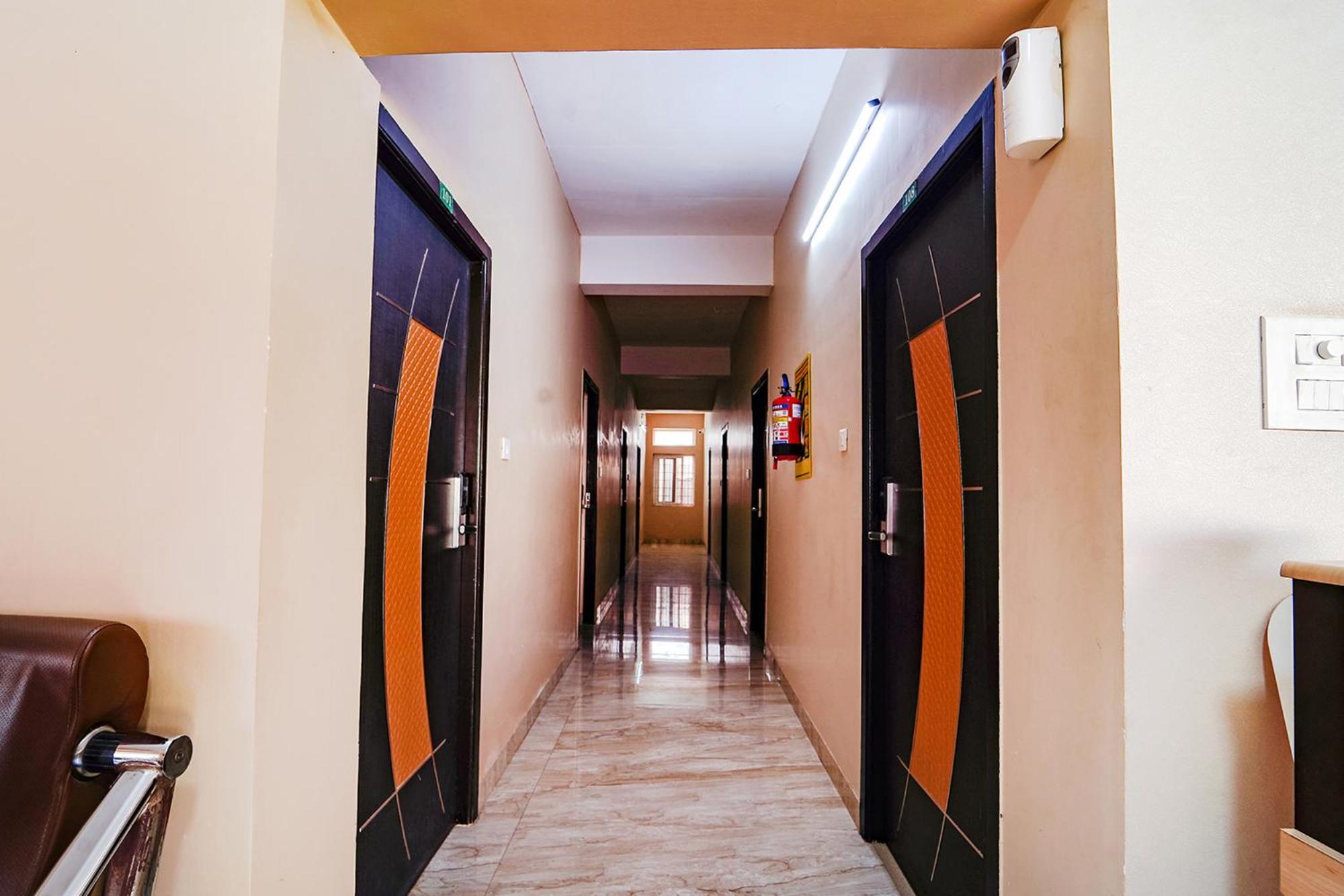 Fabexpress Uv Residency - 700M From Coimbatore International Airport Irugur Exterior foto